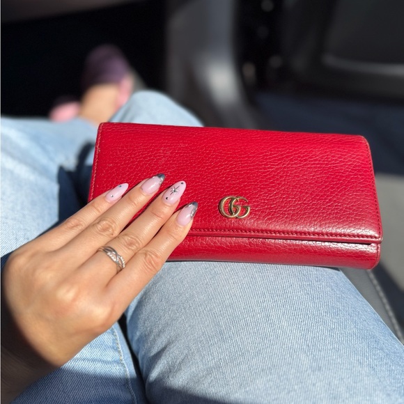 Gucci Vibrant Red Leather Wallet - Picture 1 of 1